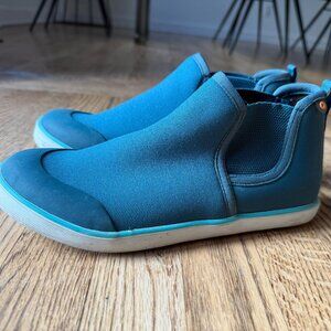 Bogs Kicker Chelsea Teal Slip-On Sneakers Youth 6 Gently Worn, like new